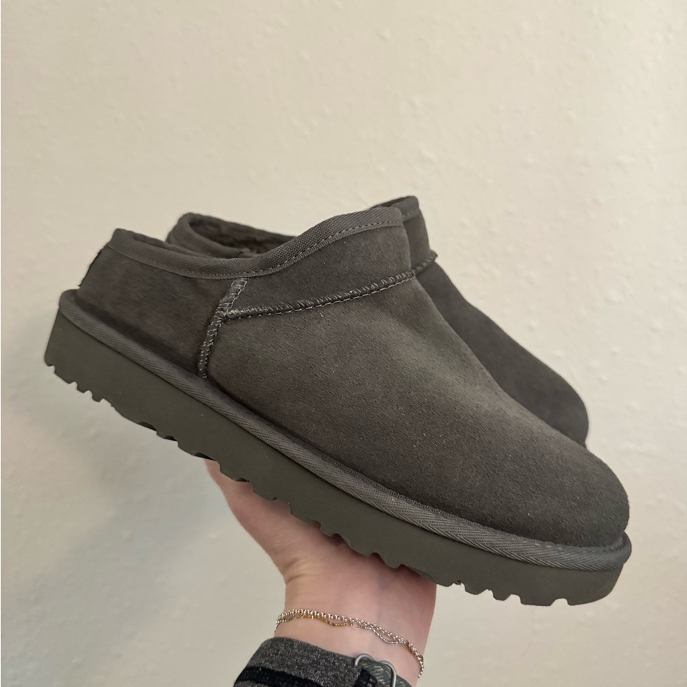 NWOT Ugg Slippers